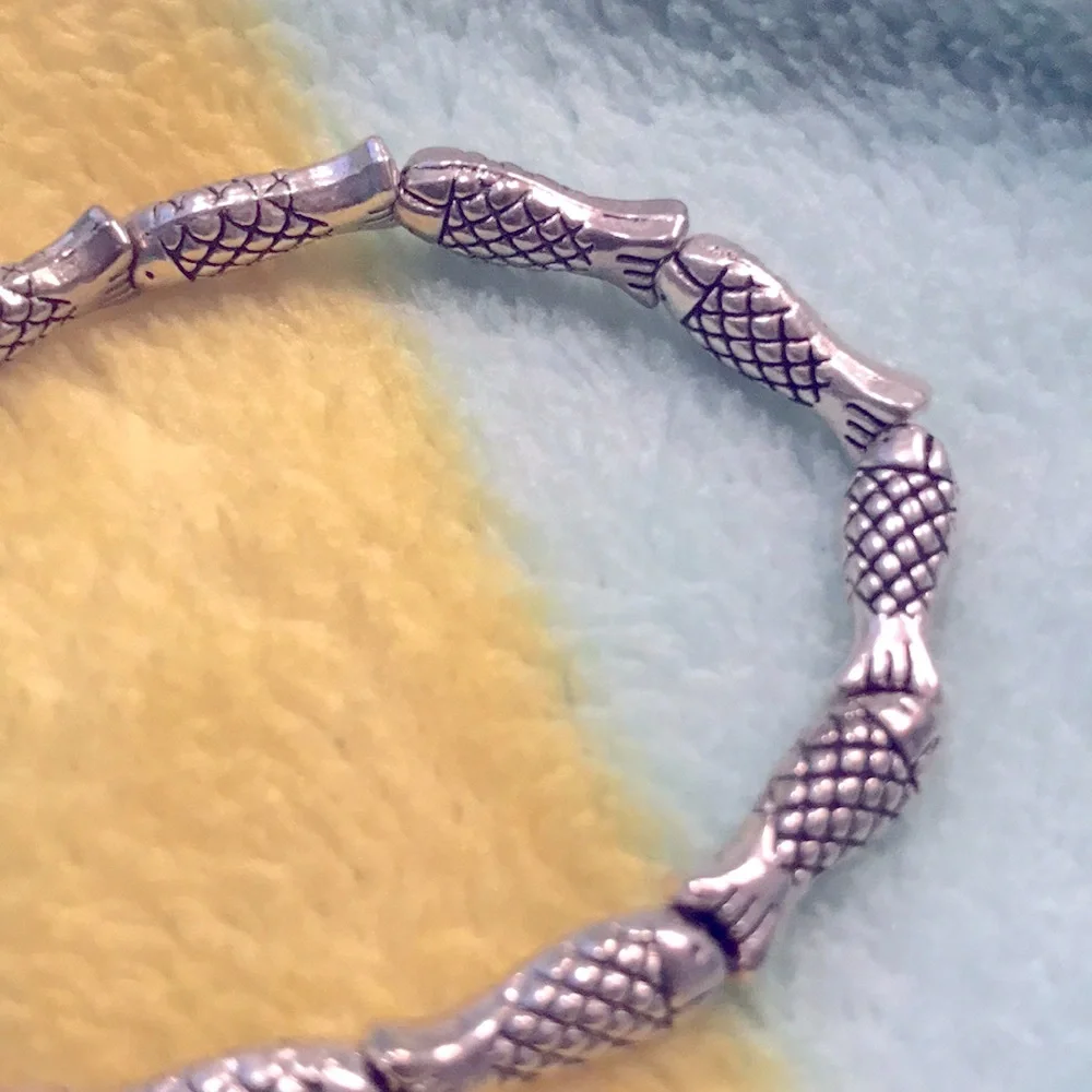 - New Tibetan Silver fish bracelet in sea green M